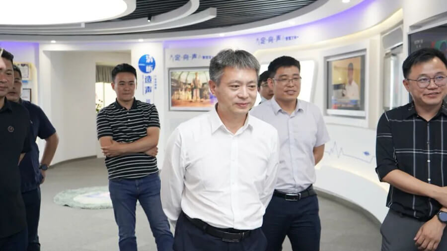 江蘇省鹽城大數(shù)據(jù)集團(tuán)有限公司總經(jīng)理李天松一行蒞臨我司考察